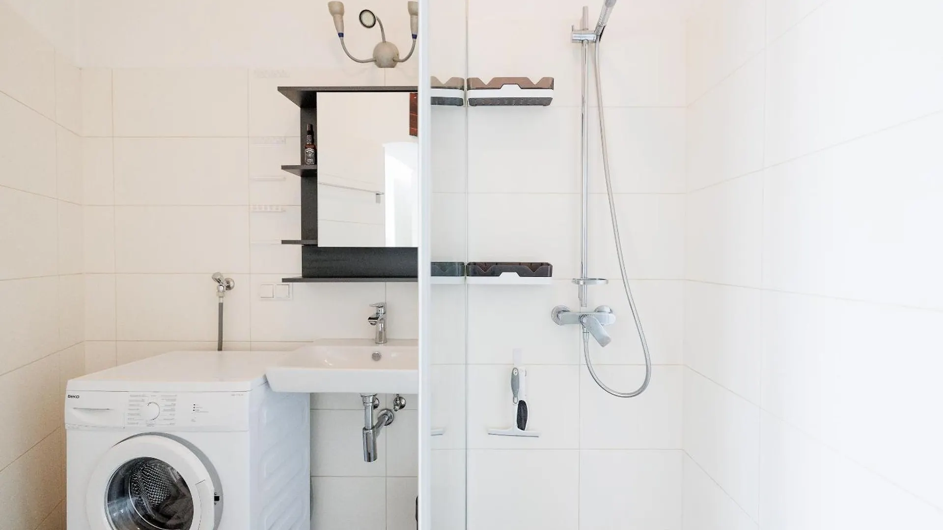 Modern City Apartment In Vienna 0*,