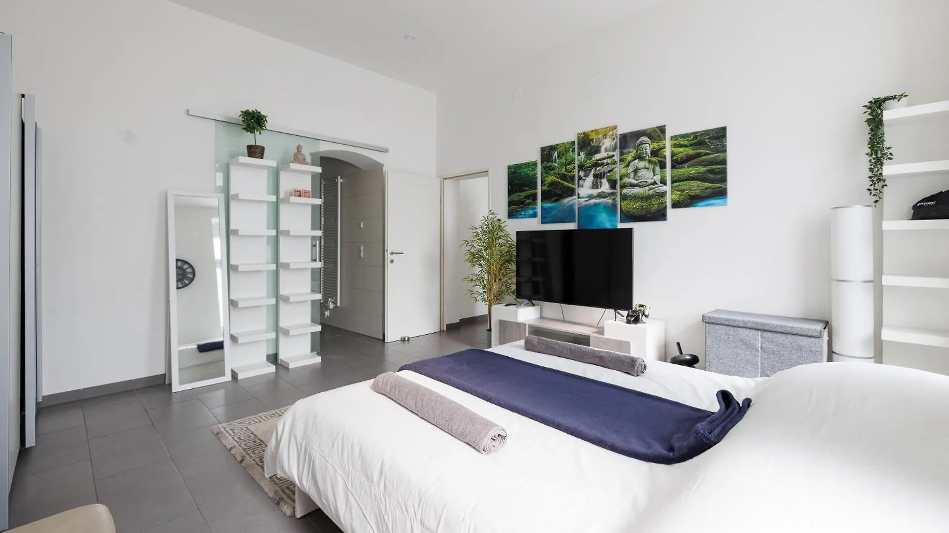 Modern City Apartment In Vienna