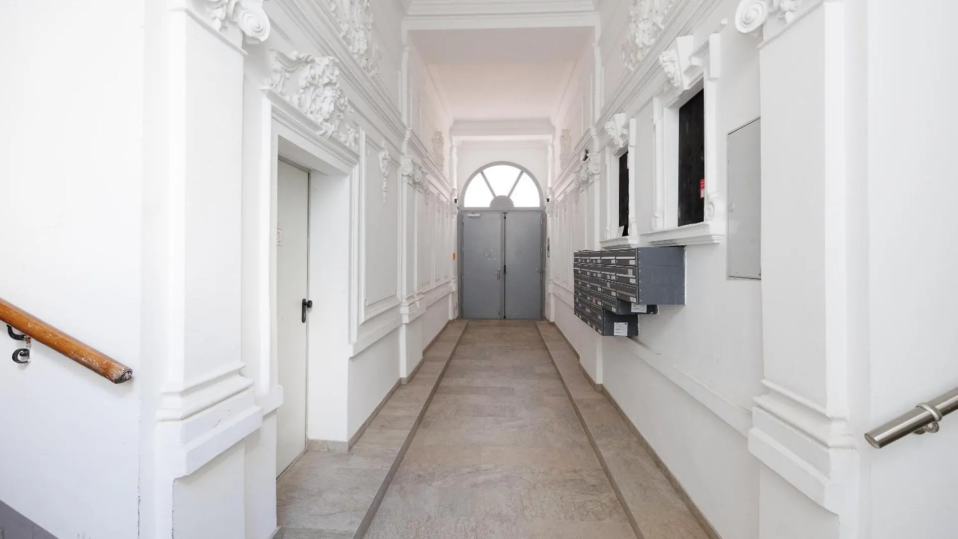 Modern City Apartment In Wien