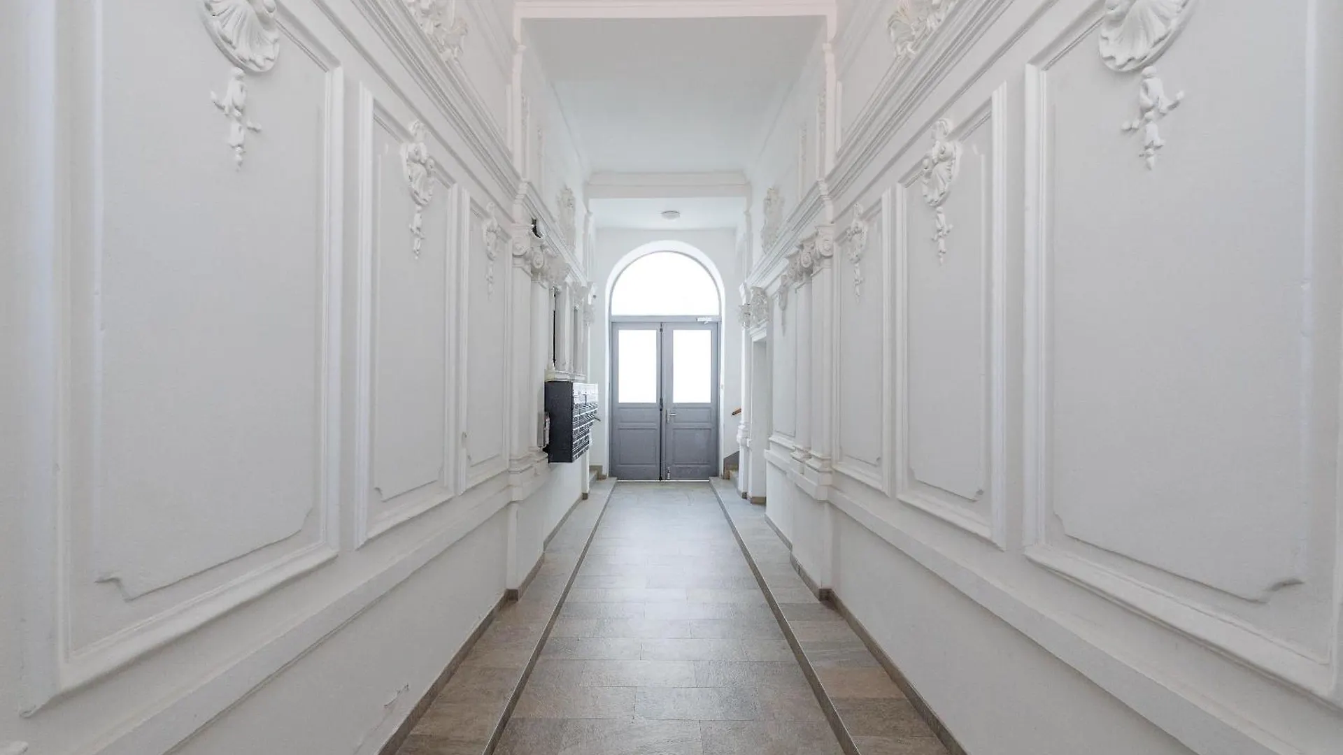Modern City Apartment In Wien